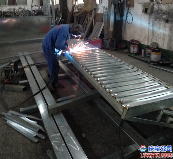 重庆垃圾分类亭生产厂家实时加工焊接组装现场图片(图1)